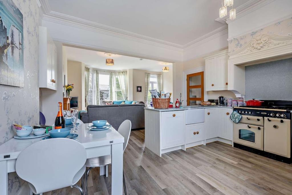 Villa Dizzy Heights Swanage Sleeps 10 With Amazing Views Exterior foto