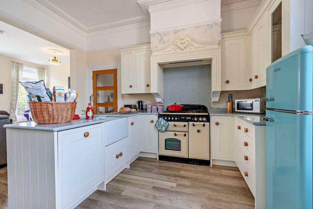 Villa Dizzy Heights Swanage Sleeps 10 With Amazing Views Exterior foto