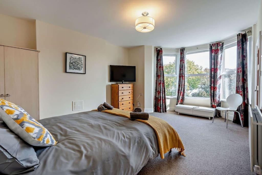 Villa Dizzy Heights Swanage Sleeps 10 With Amazing Views Exterior foto