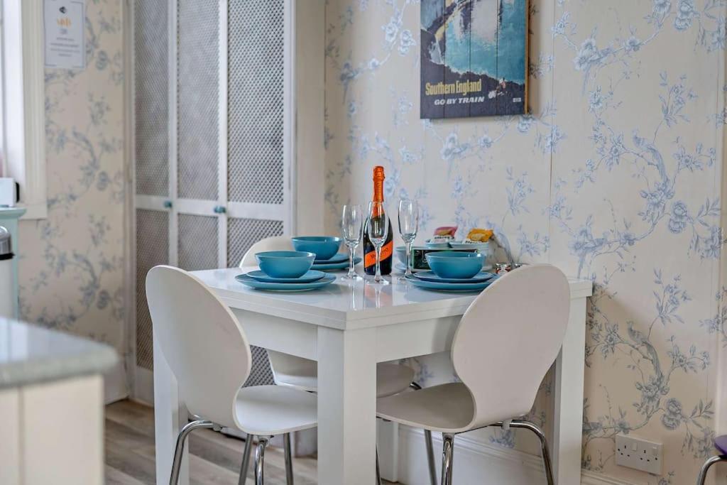 Villa Dizzy Heights Swanage Sleeps 10 With Amazing Views Exterior foto