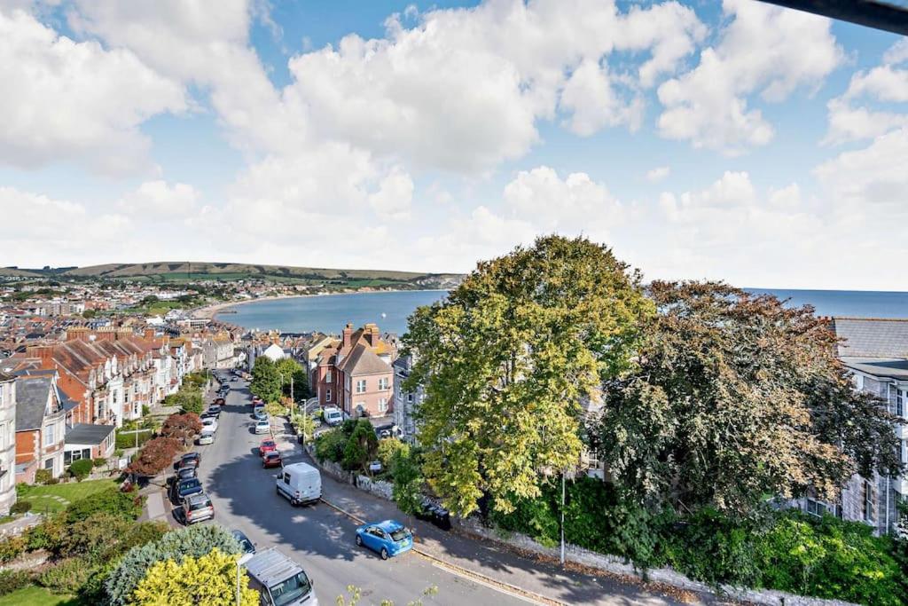 Villa Dizzy Heights Swanage Sleeps 10 With Amazing Views Exterior foto